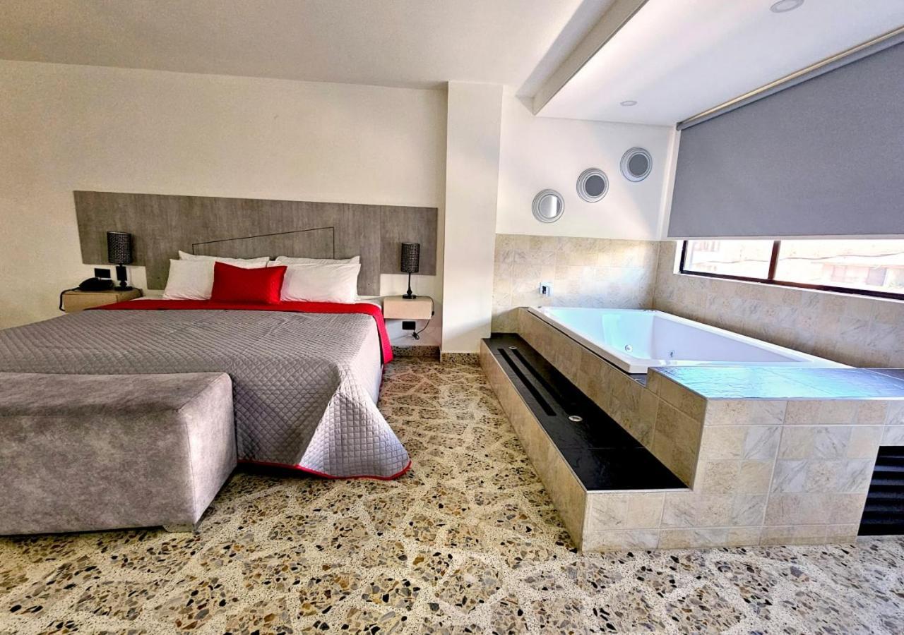 Hotel Ofix Medellin Ngoại thất bức ảnh