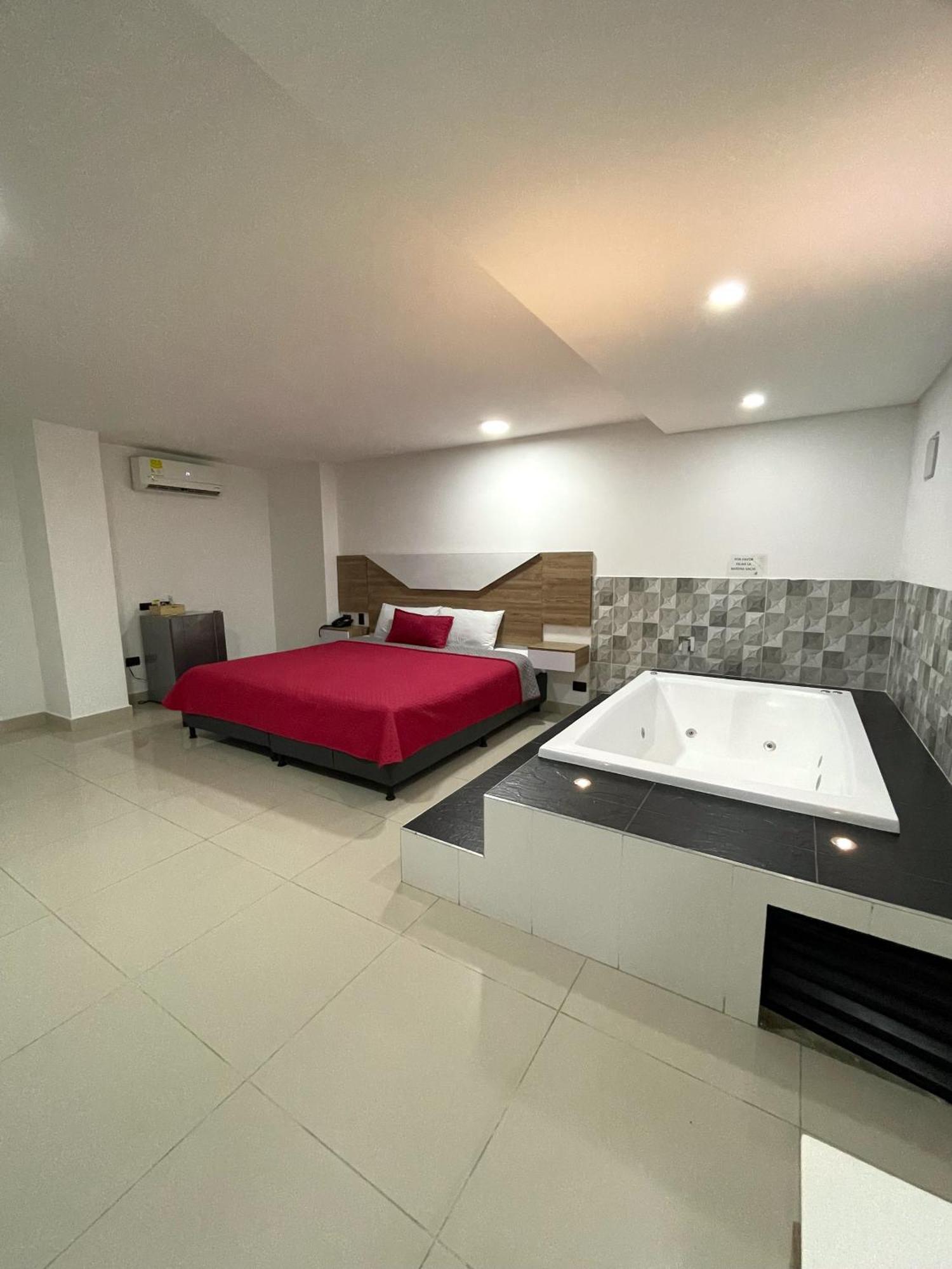 Hotel Ofix Medellin Ngoại thất bức ảnh